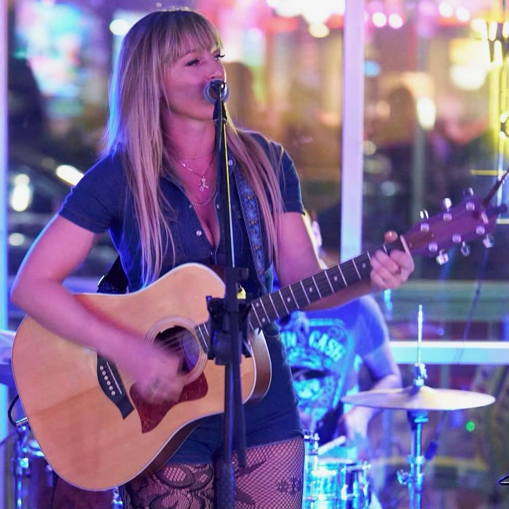 Live Music with Zoe Day