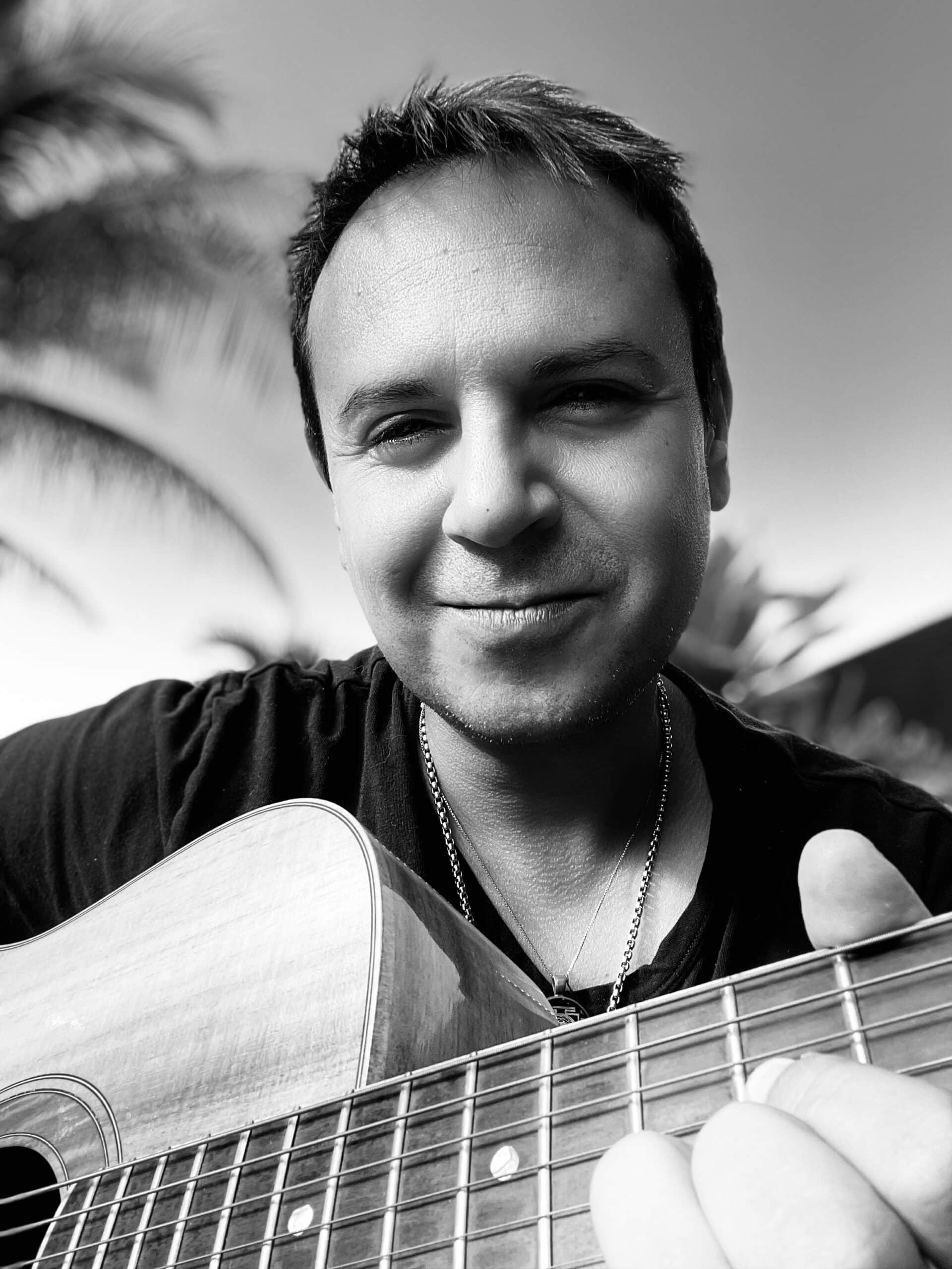 Live Music with Rick Duarte